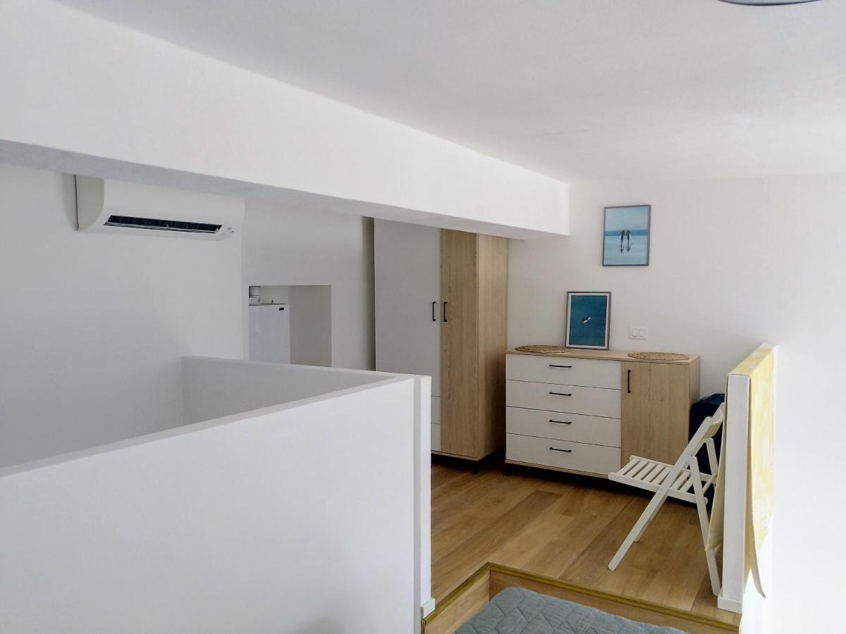 Mini Loft Lido With Own Sunny & Private Garden Apartment Венеция Лидо Екстериор снимка